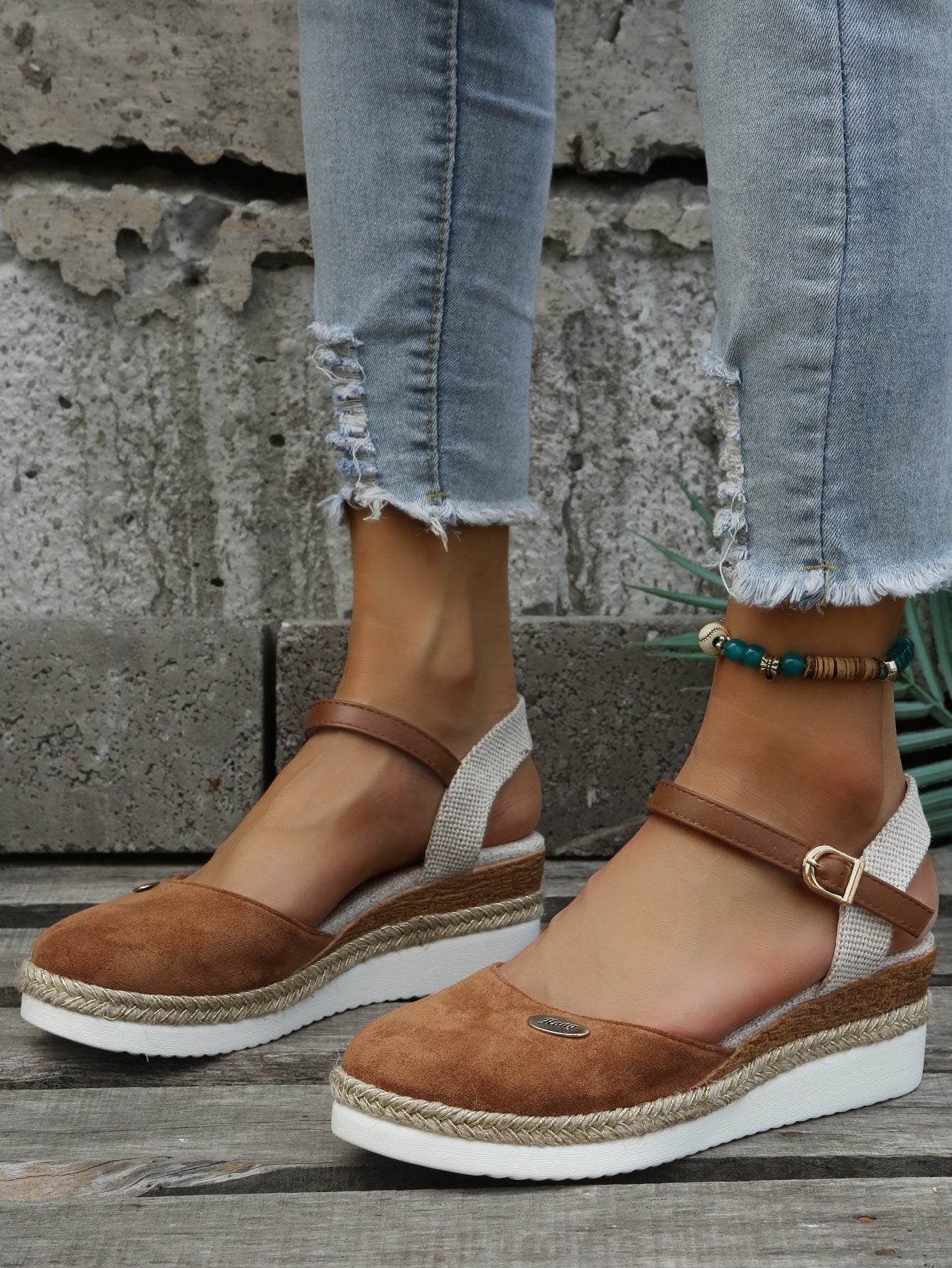 Chic and Comfortable Wedge Sandals for Women